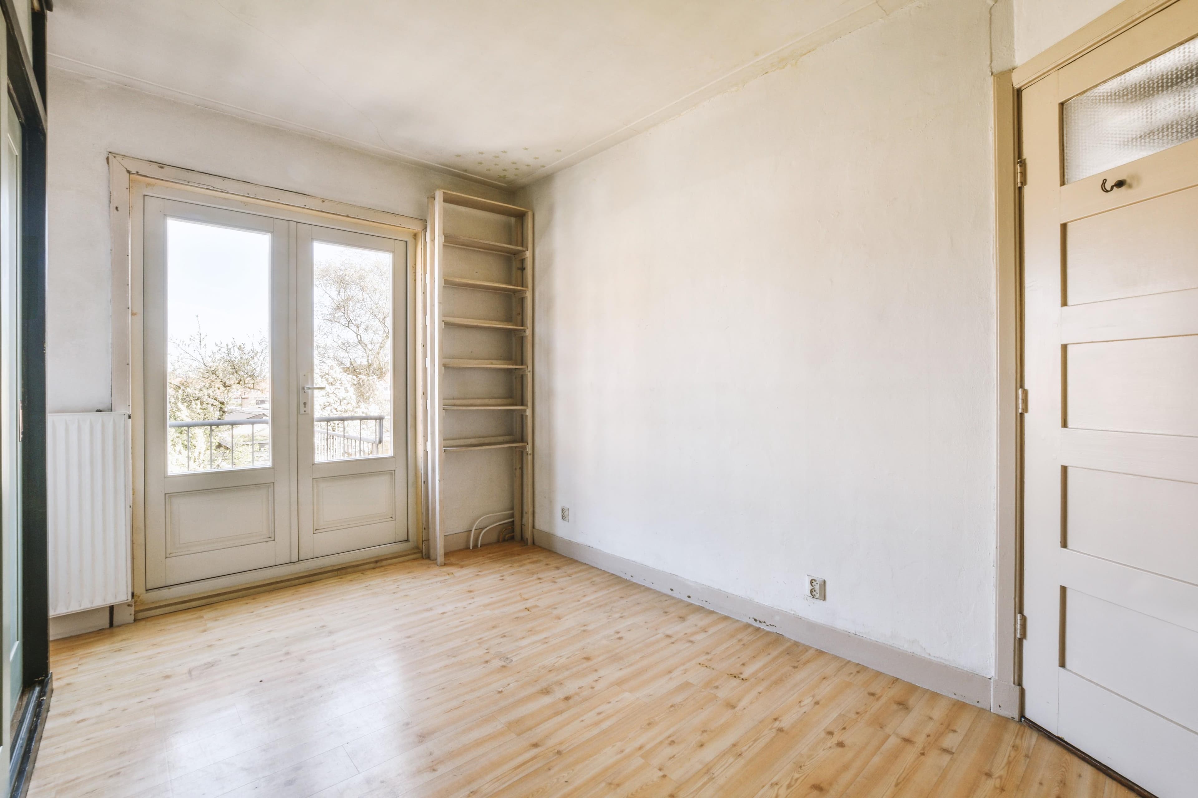 Unfurnished room
